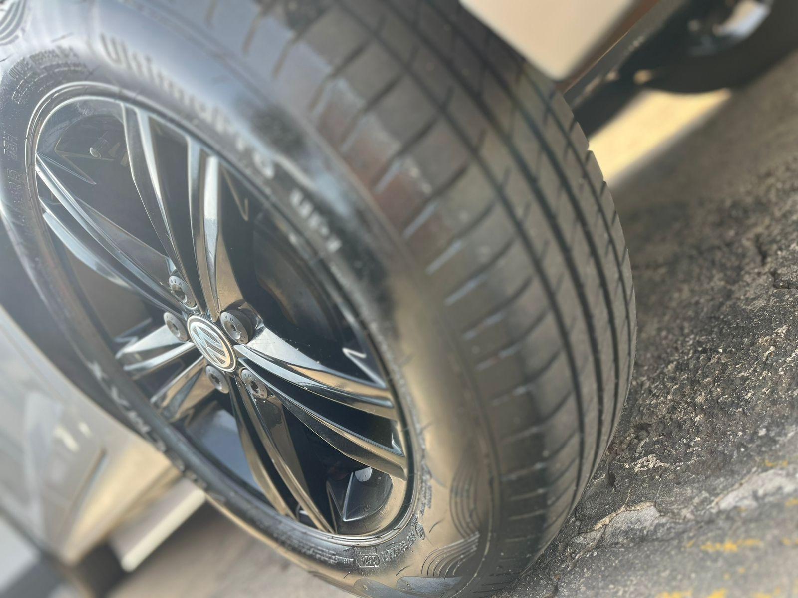 VOLKSWAGEN Polo Hatch - Foto