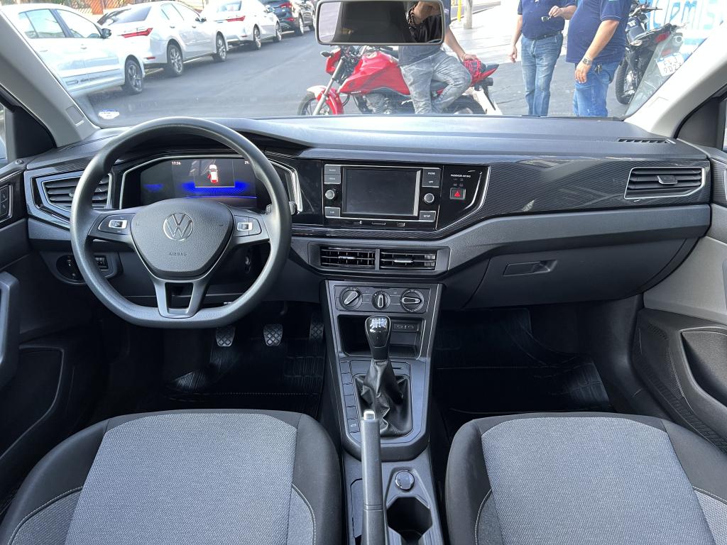 VOLKSWAGEN Polo Hatch - Foto