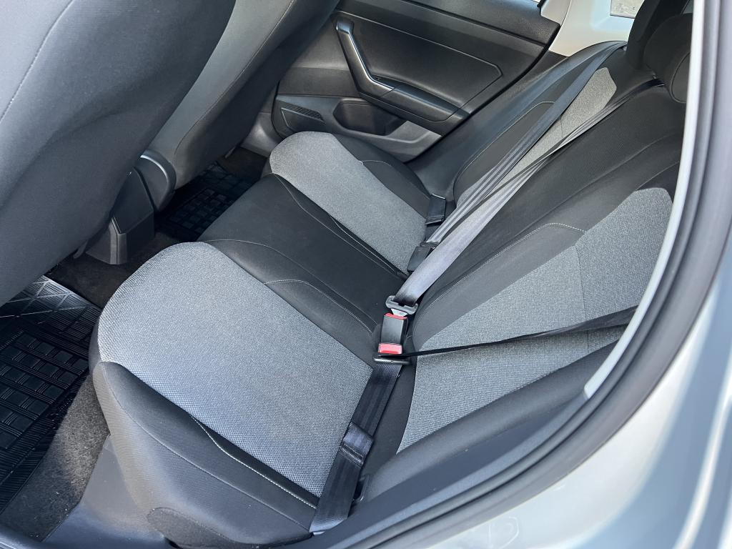 VOLKSWAGEN Polo Hatch - Foto