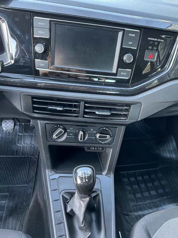 VOLKSWAGEN Polo Hatch - Foto