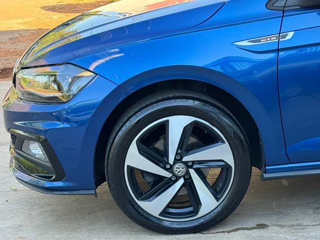 VOLKSWAGEN Polo Hatch - Foto