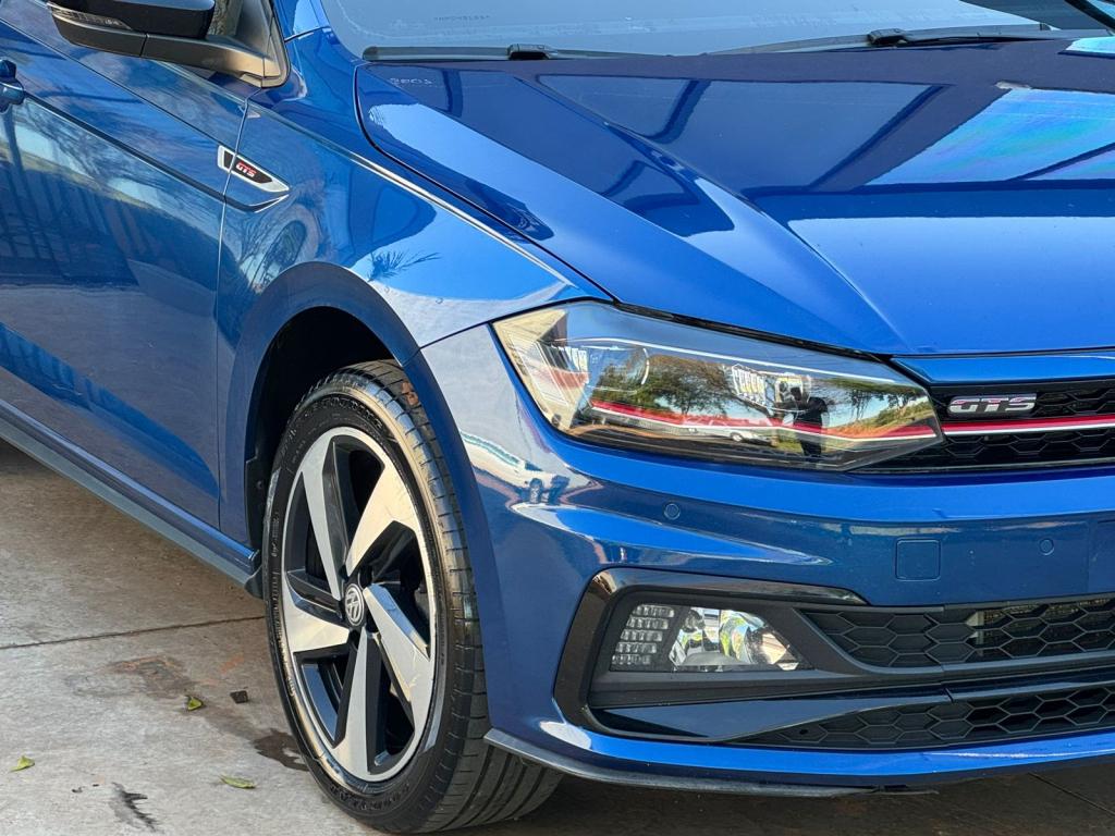 VOLKSWAGEN Polo Hatch - Foto