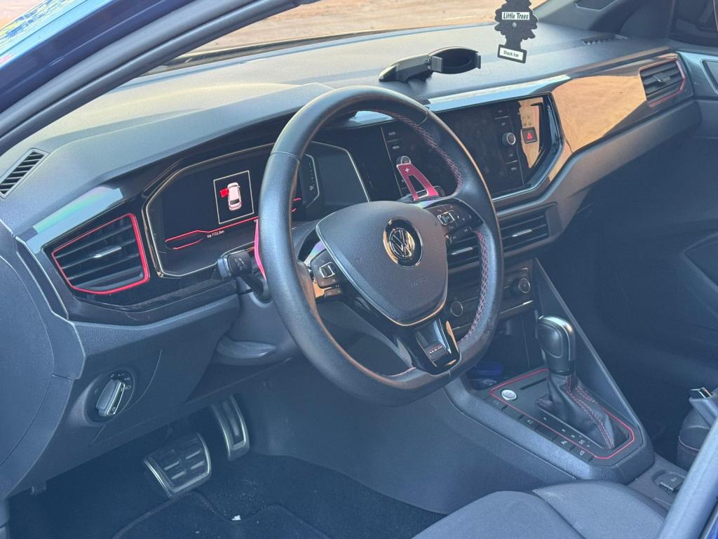 VOLKSWAGEN Polo Hatch - Foto