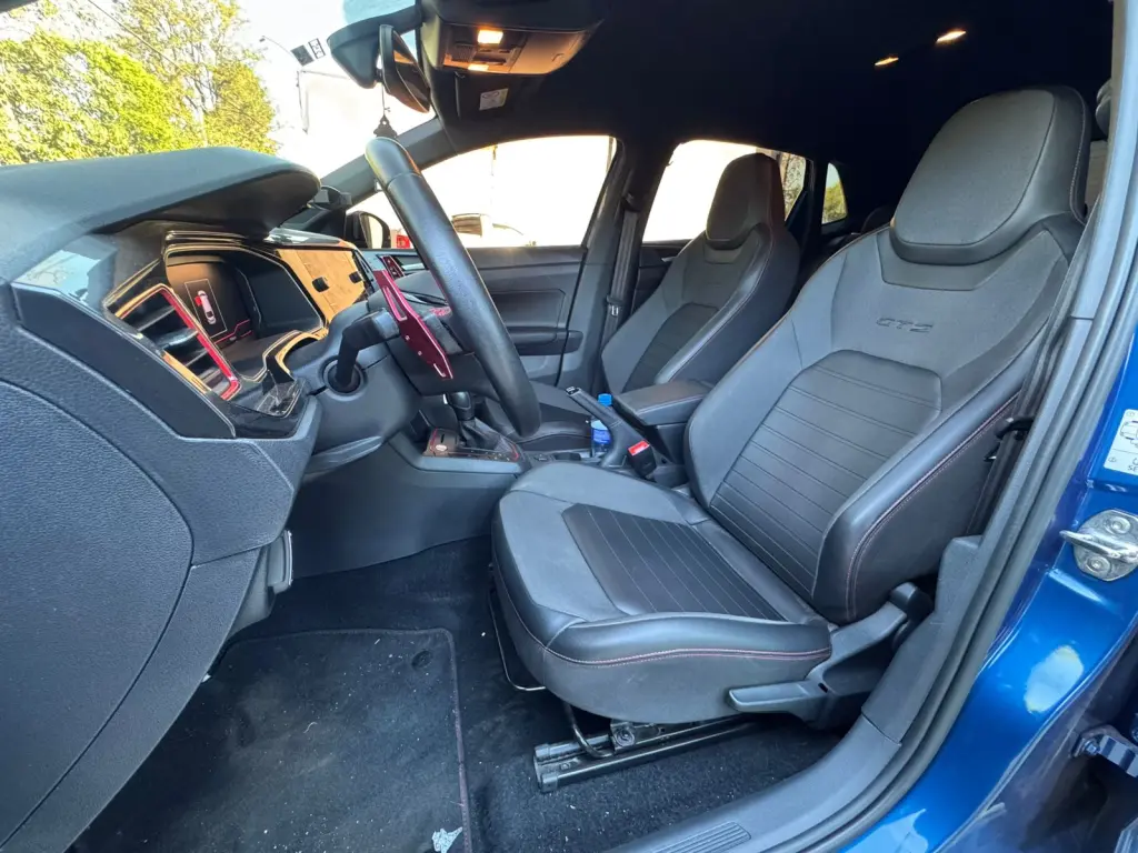 VOLKSWAGEN Polo Hatch - Foto