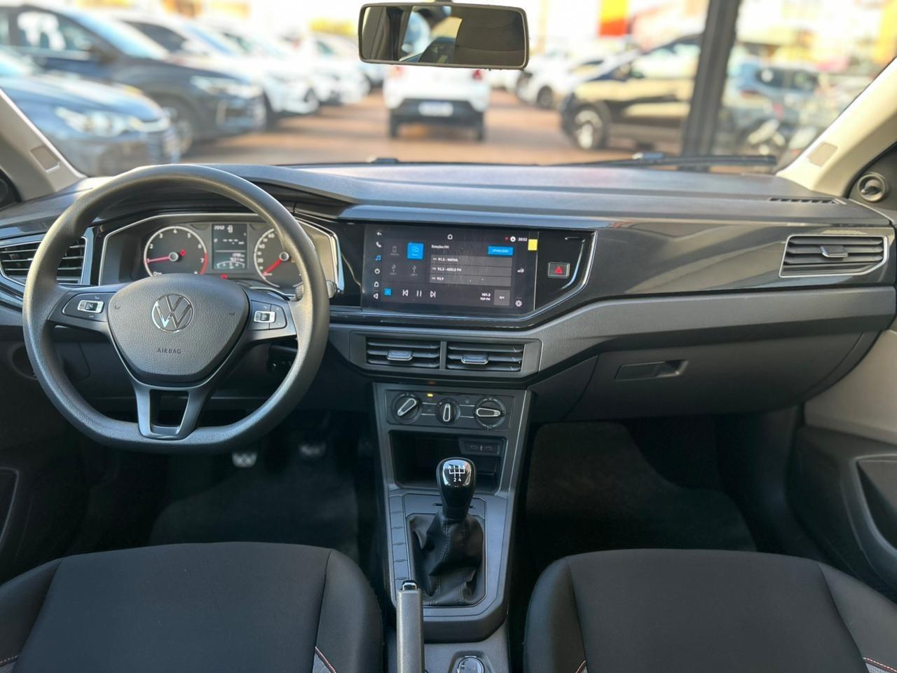 VOLKSWAGEN Polo Hatch - Foto