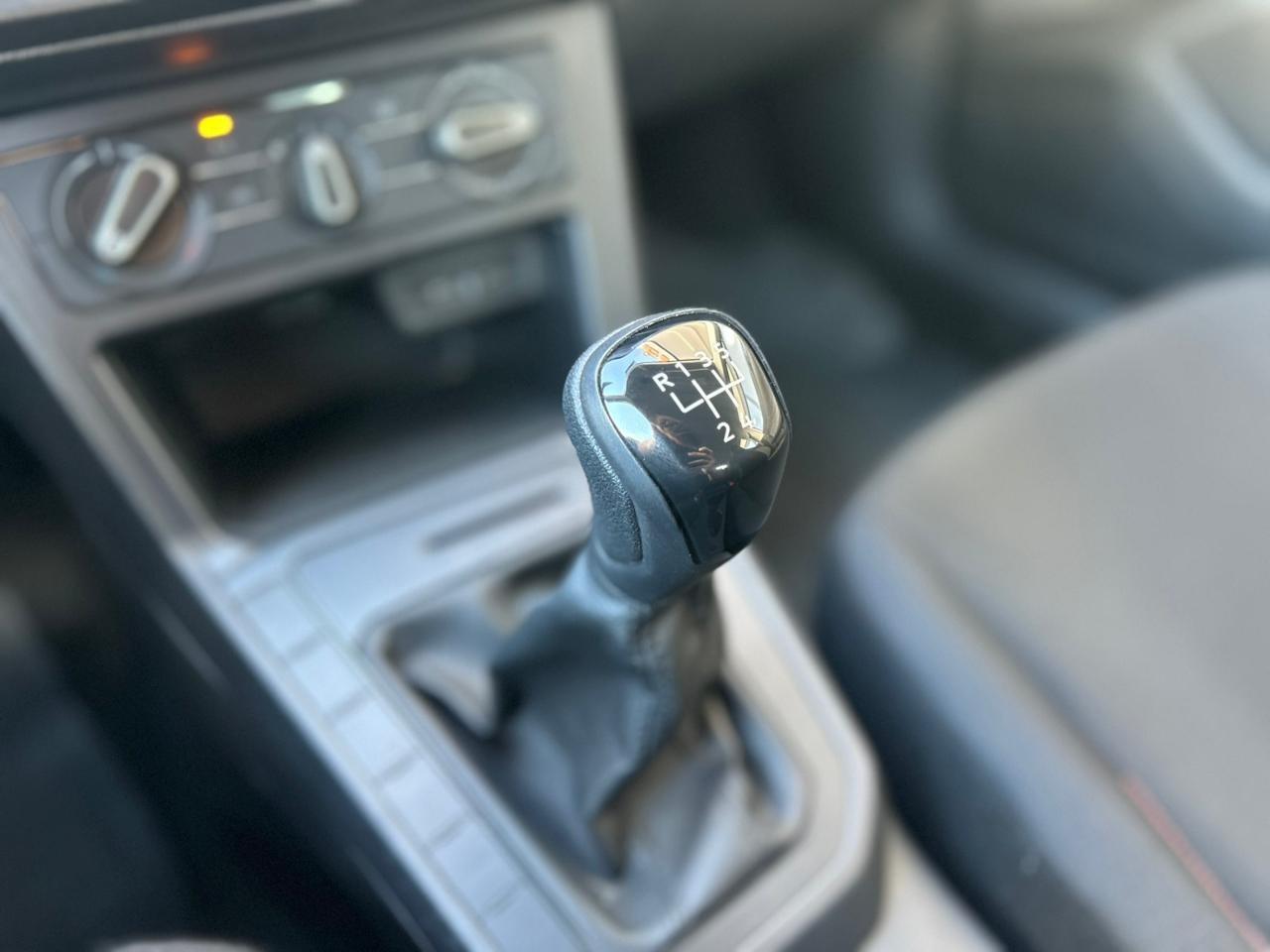 VOLKSWAGEN Polo Hatch - Foto