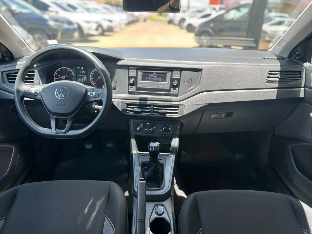 VOLKSWAGEN Polo Hatch - Foto