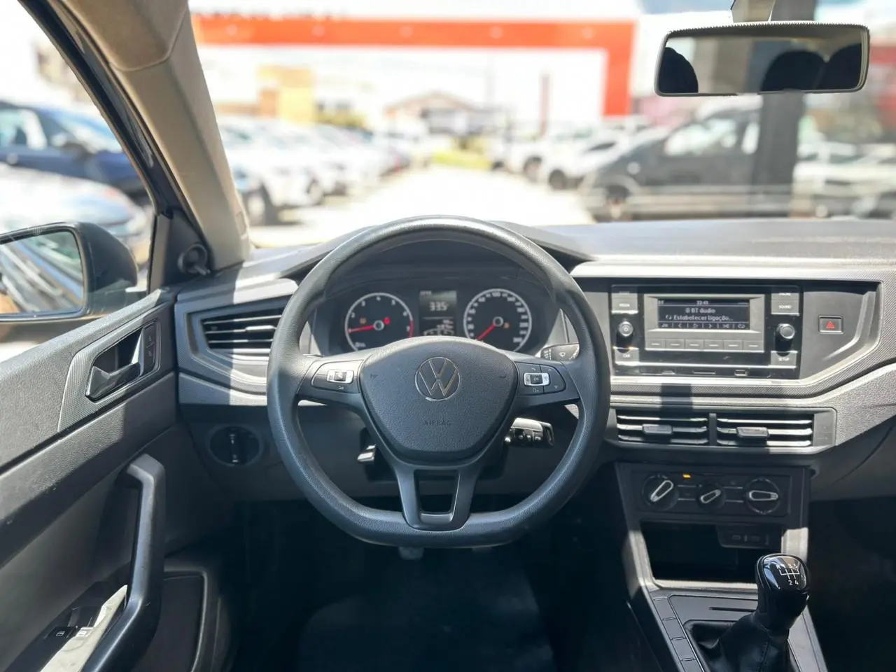 VOLKSWAGEN Polo Hatch - Foto