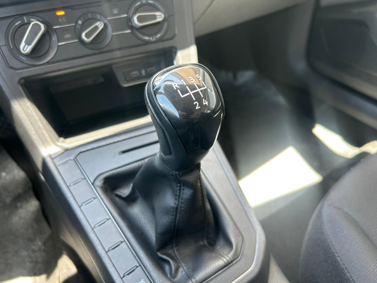 VOLKSWAGEN Polo Hatch - Foto