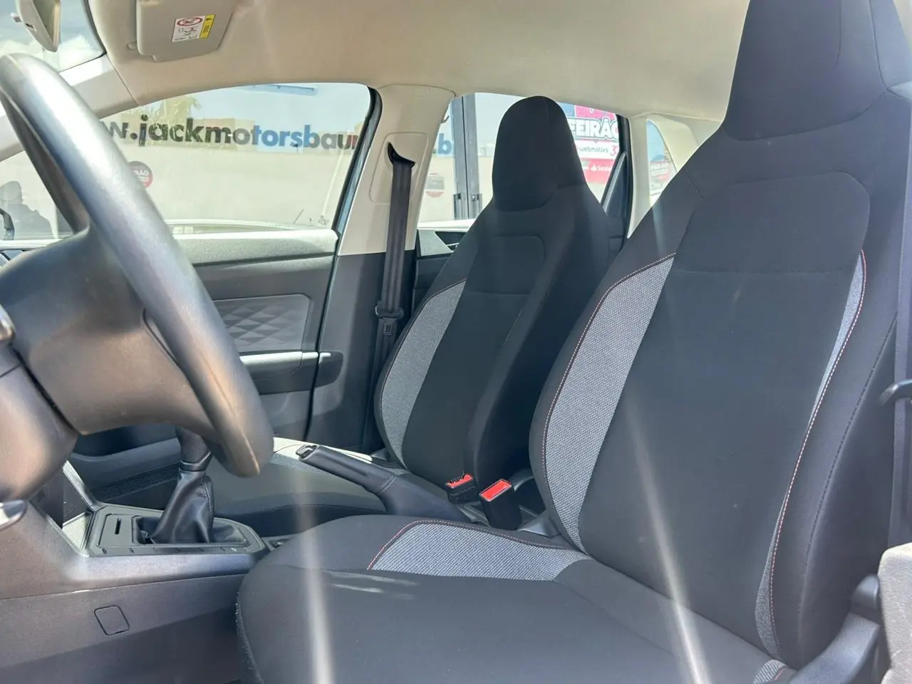 VOLKSWAGEN Polo Hatch - Foto