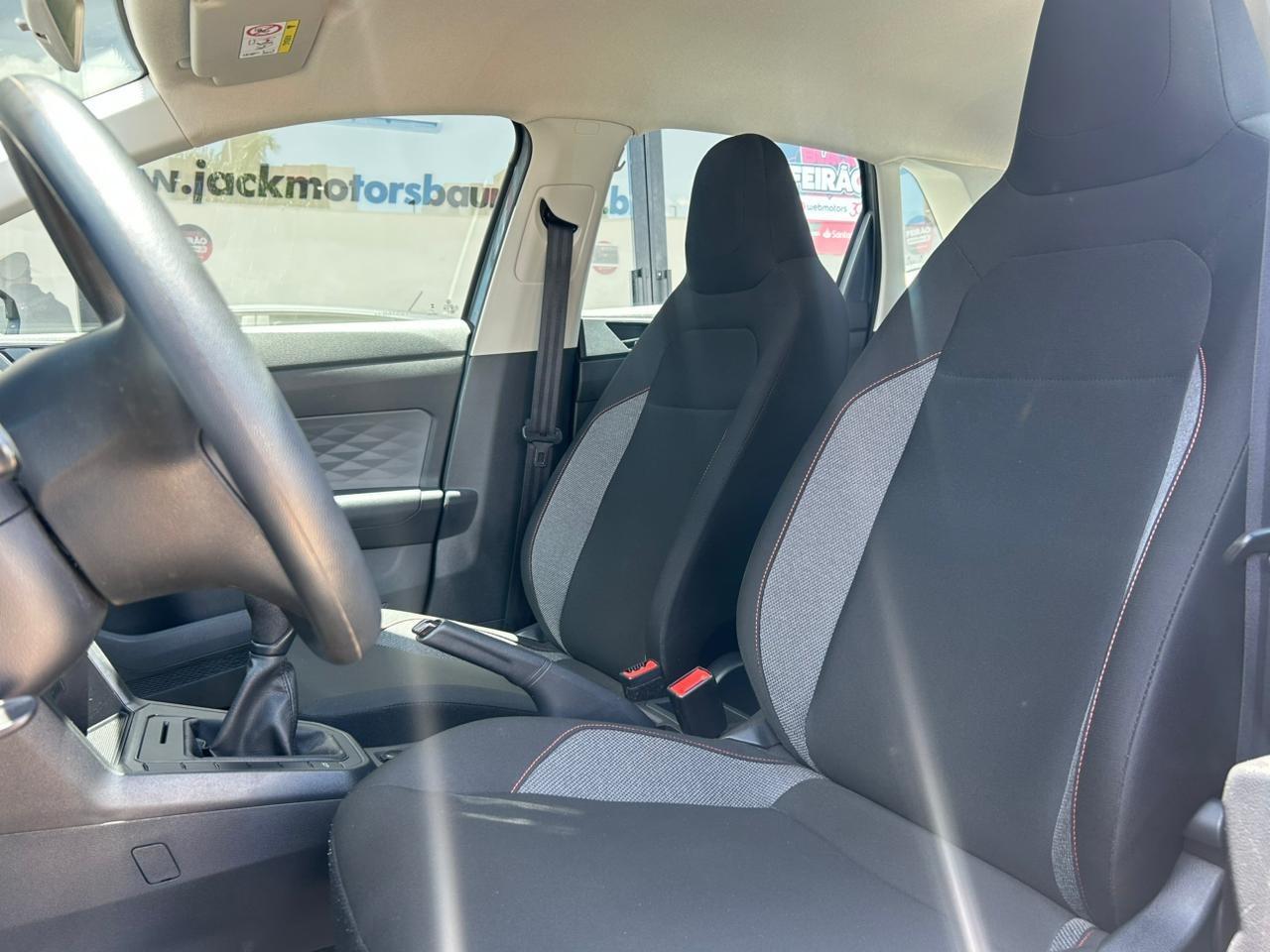 VOLKSWAGEN Polo Hatch - Foto