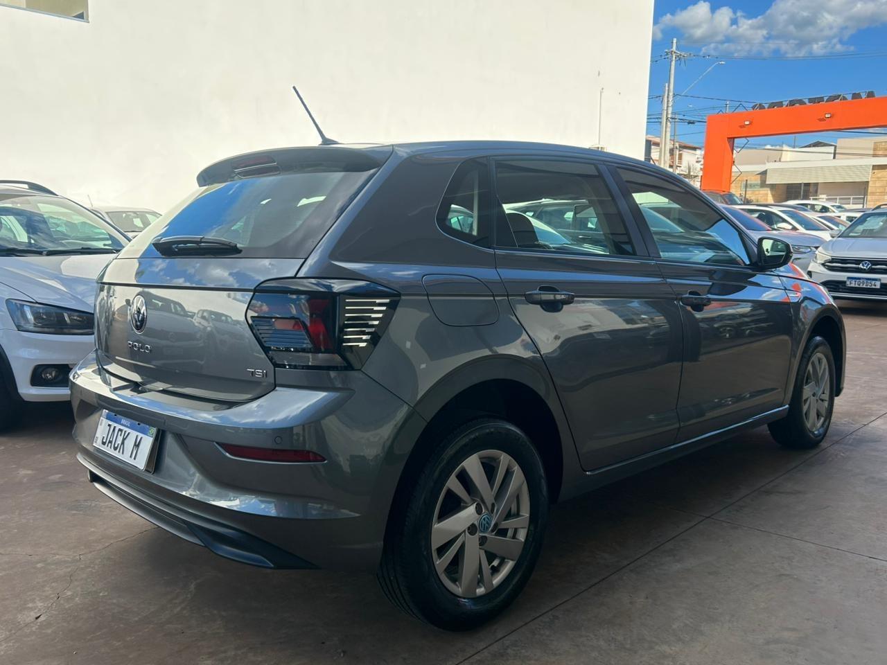 VOLKSWAGEN Polo Hatch - Foto