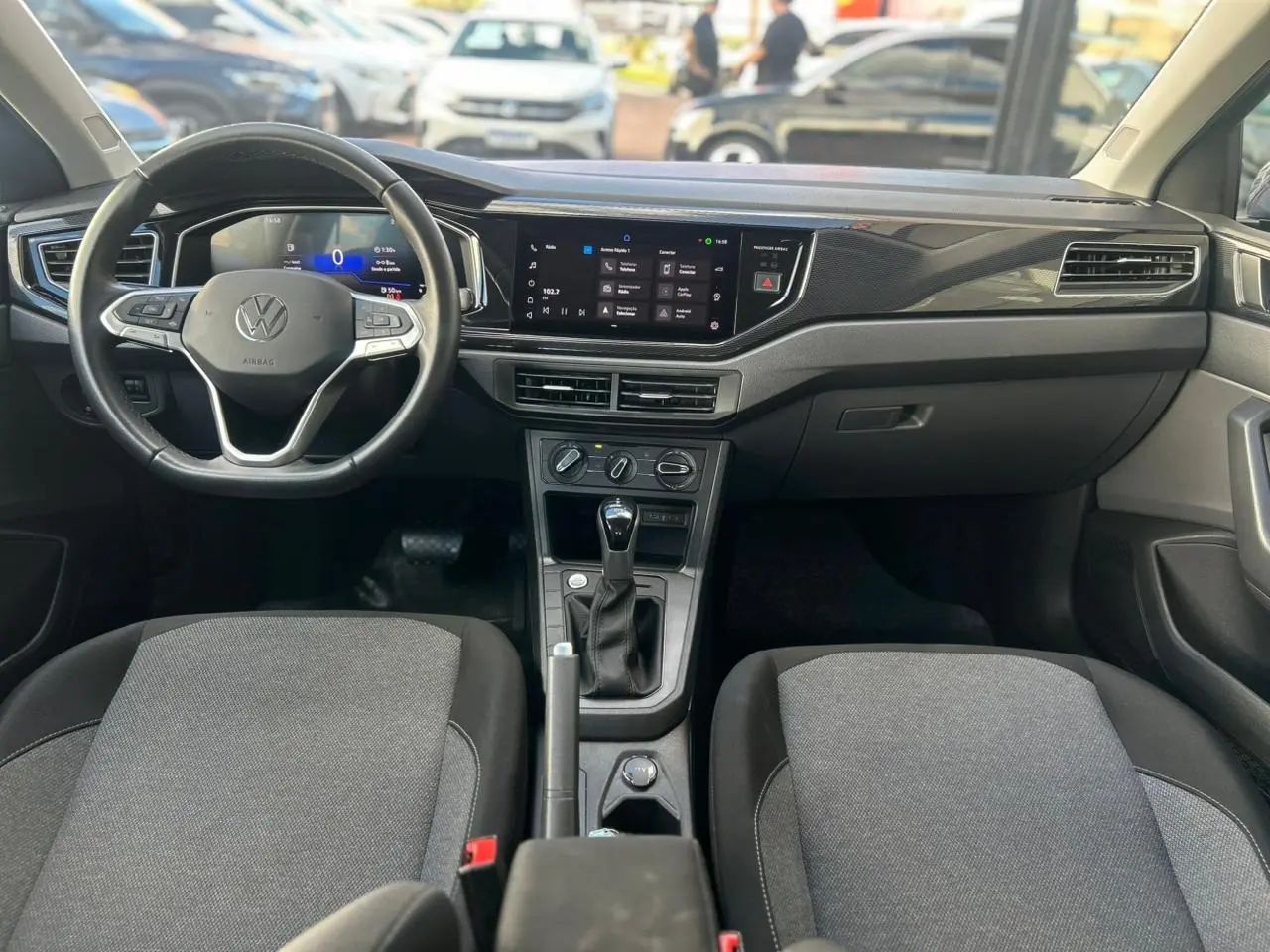 VOLKSWAGEN Polo Hatch - Foto