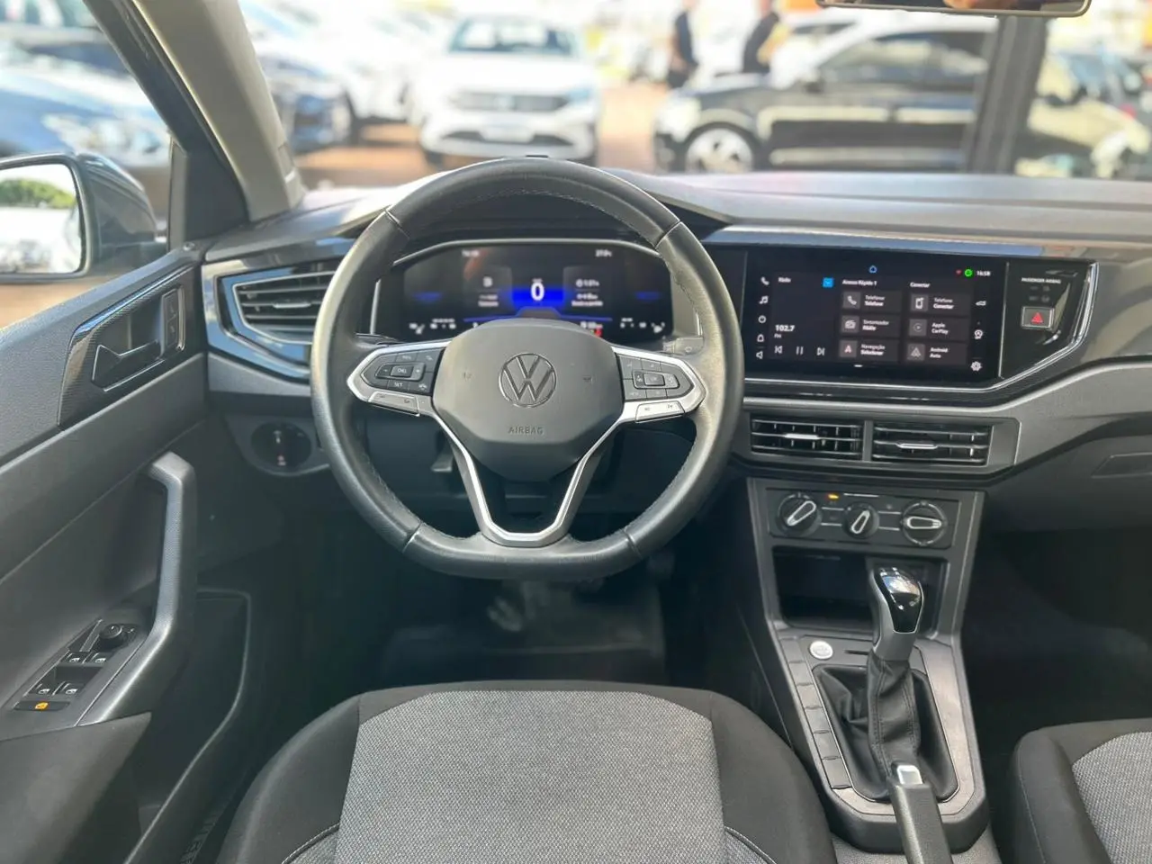 VOLKSWAGEN Polo Hatch - Foto