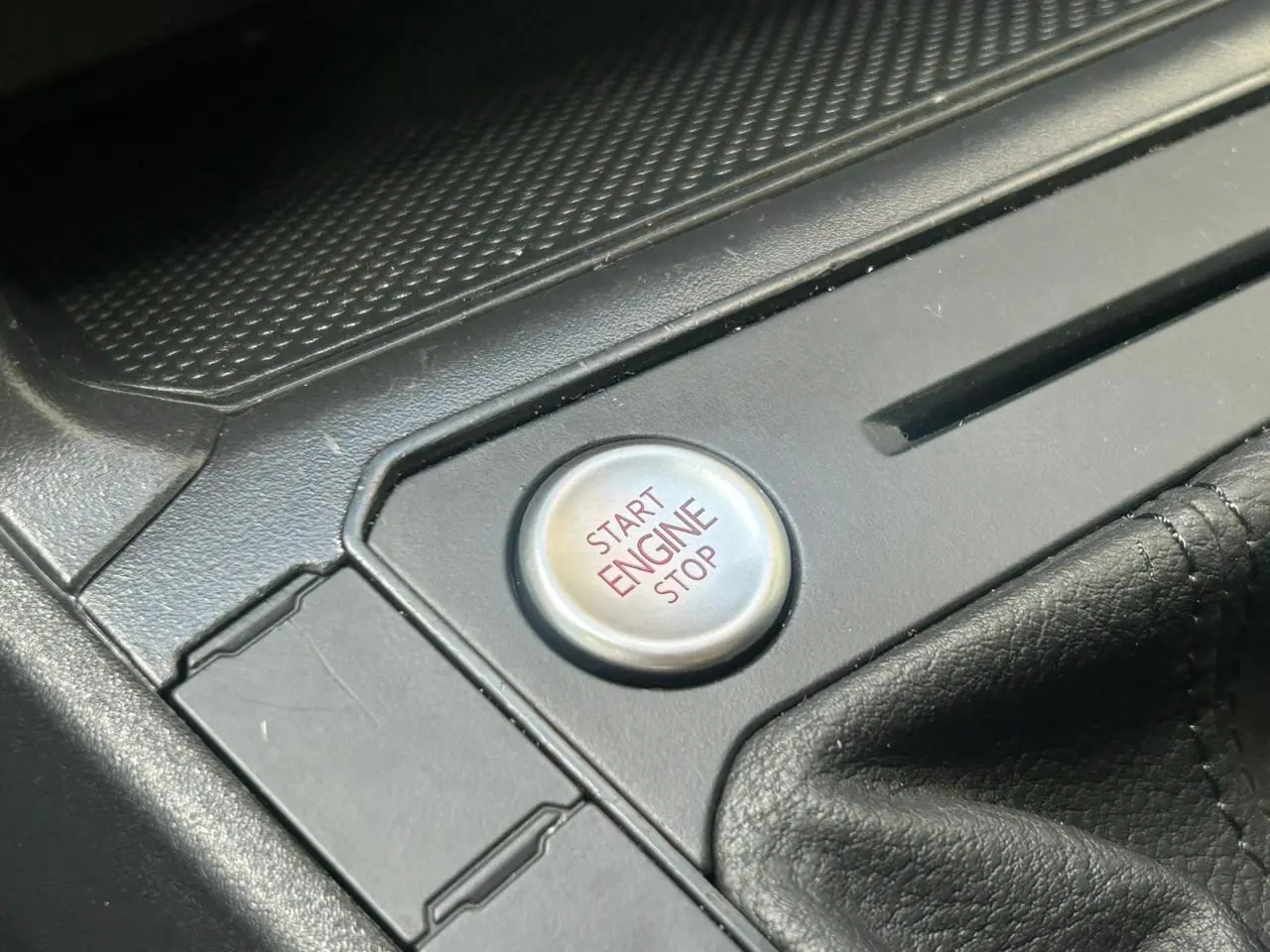 VOLKSWAGEN Polo Hatch - Foto