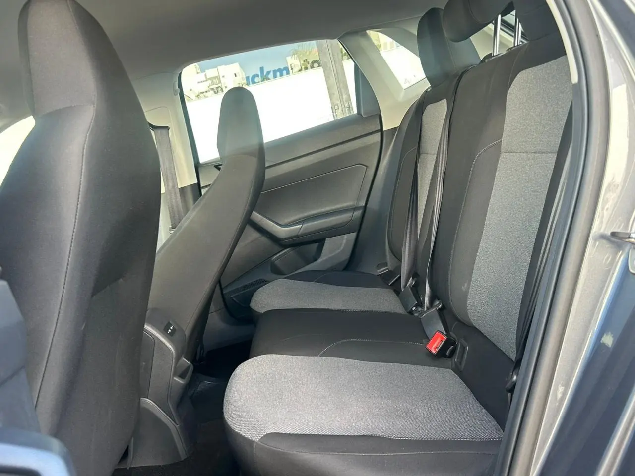 VOLKSWAGEN Polo Hatch - Foto