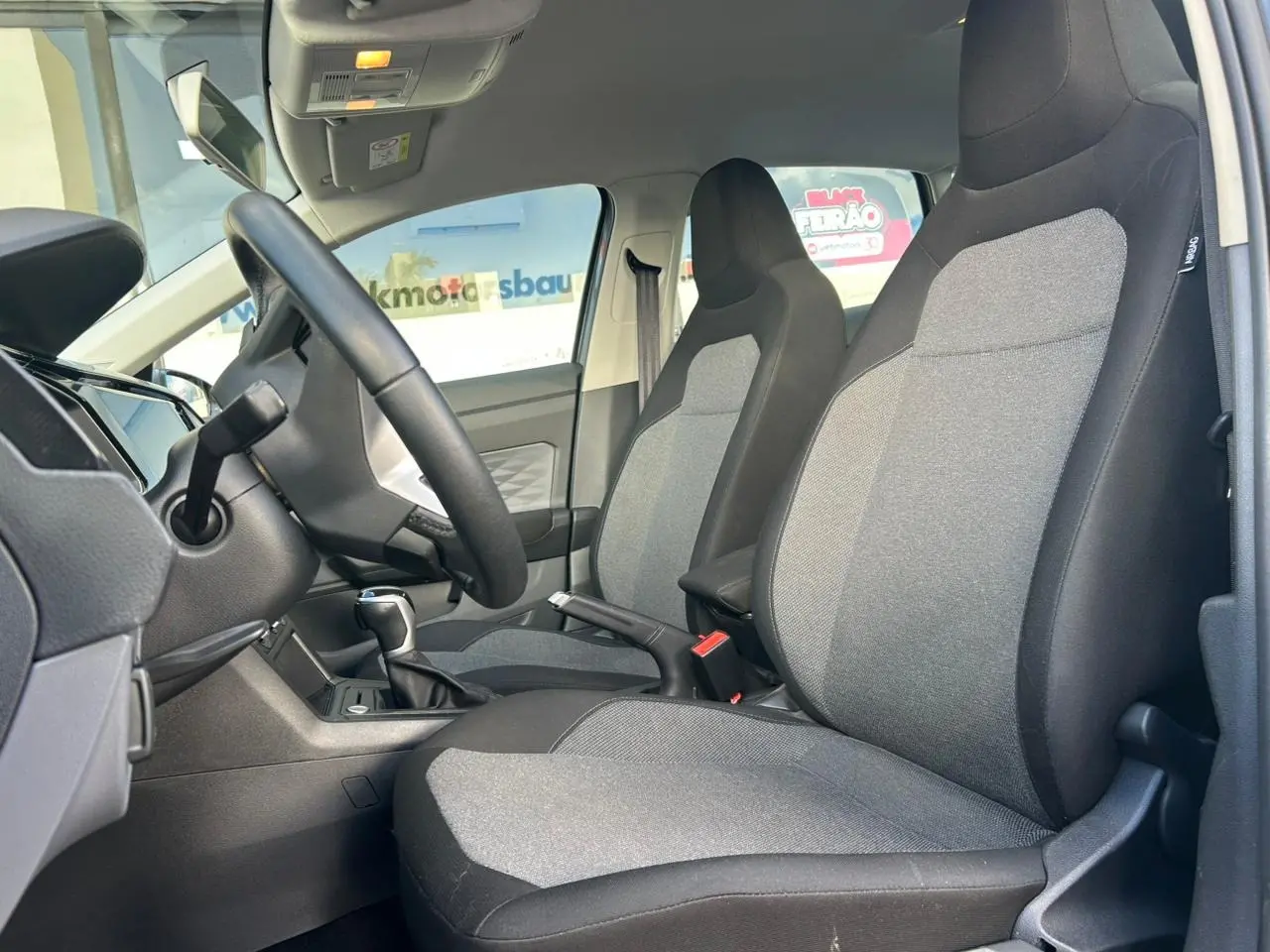 VOLKSWAGEN Polo Hatch - Foto