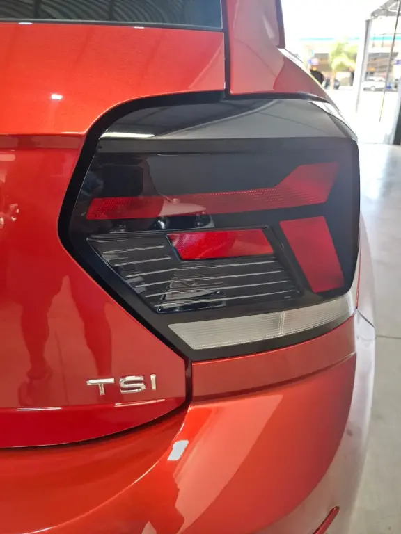 VOLKSWAGEN Polo Hatch - Foto