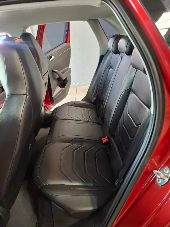 VOLKSWAGEN Polo Hatch - Foto