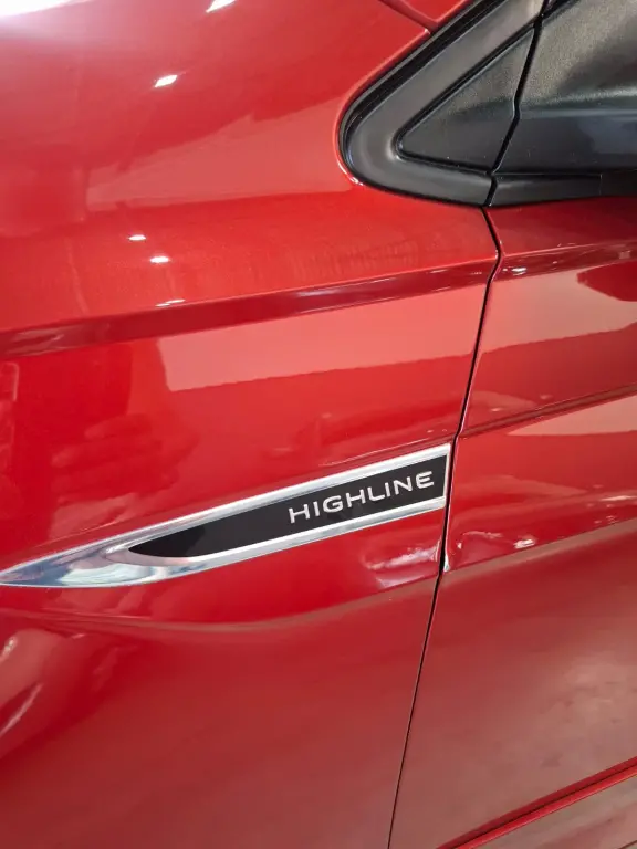 VOLKSWAGEN Polo Hatch - Foto