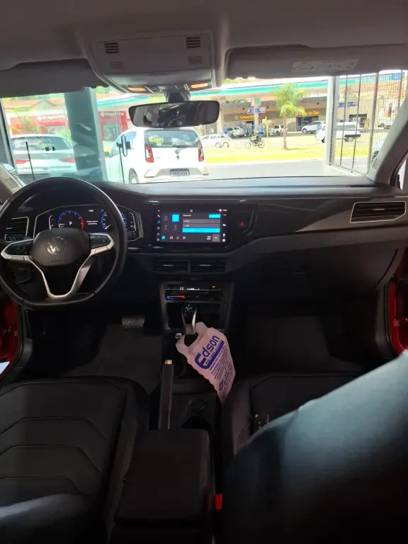 VOLKSWAGEN Polo Hatch - Foto