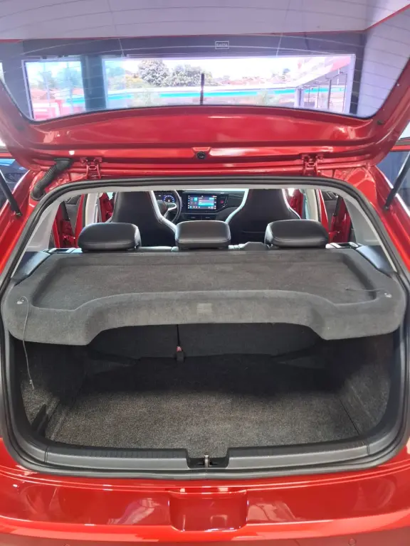 VOLKSWAGEN Polo Hatch - Foto