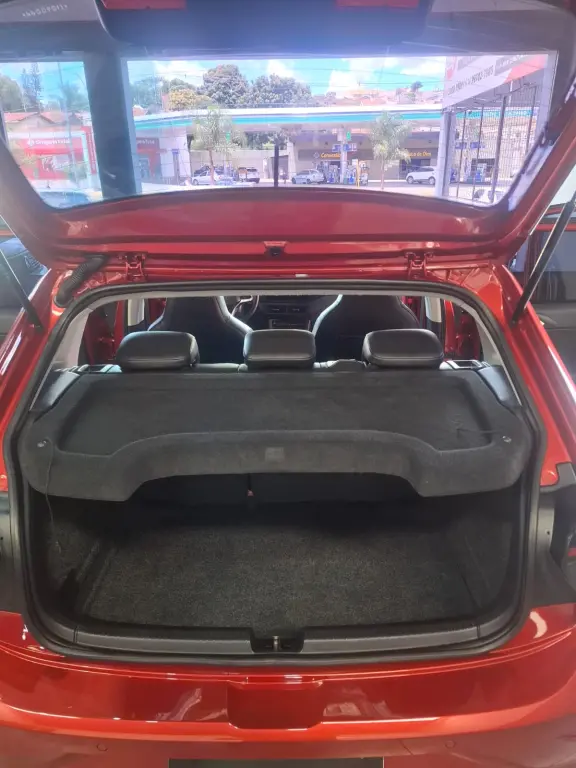 VOLKSWAGEN Polo Hatch - Foto