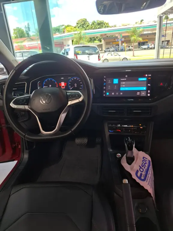 VOLKSWAGEN Polo Hatch - Foto