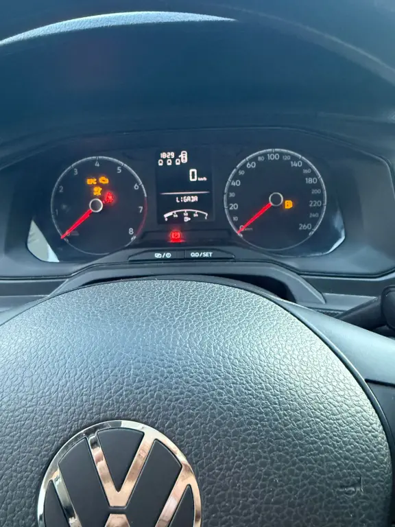 VOLKSWAGEN Polo Hatch - Foto