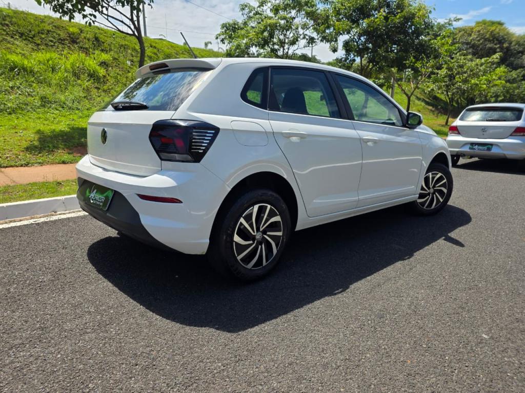 VOLKSWAGEN Polo Hatch - Foto