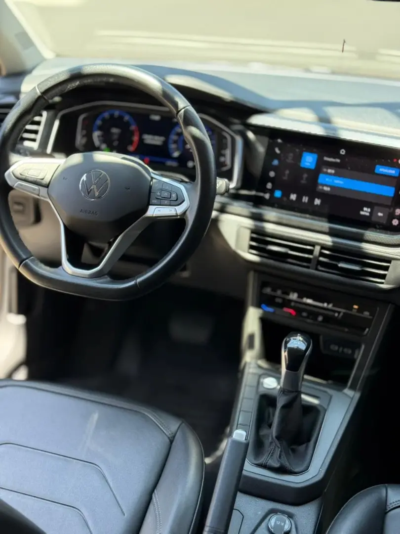 VOLKSWAGEN Polo Hatch - Foto