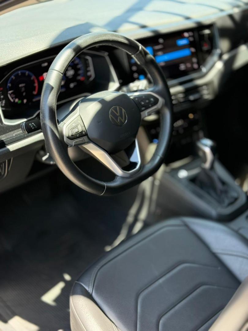 VOLKSWAGEN Polo Hatch - Foto