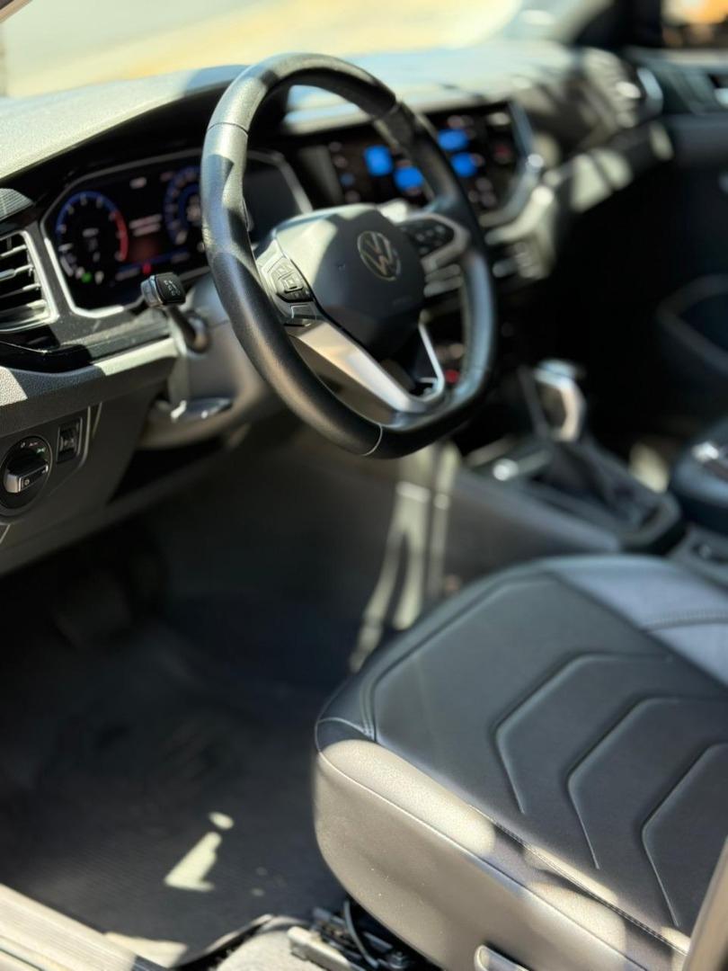 VOLKSWAGEN Polo Hatch - Foto