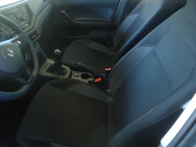 VOLKSWAGEN Polo Hatch - Foto