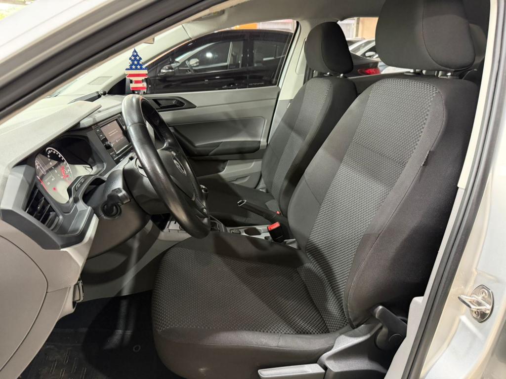 VOLKSWAGEN Polo Hatch - Foto