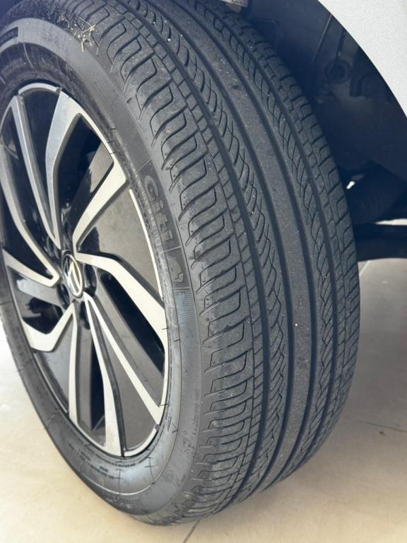 VOLKSWAGEN Polo Hatch - Foto