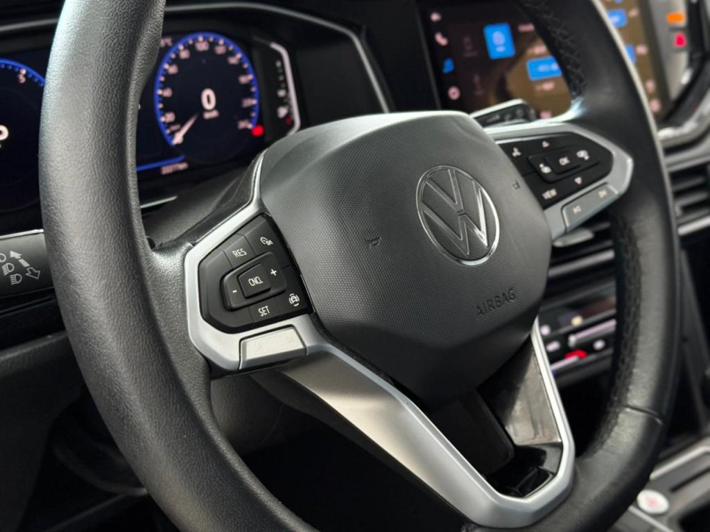 VOLKSWAGEN Polo Hatch - Foto