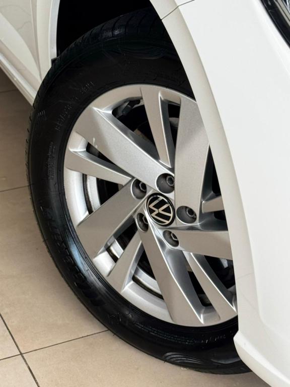 VOLKSWAGEN Polo Hatch - Foto