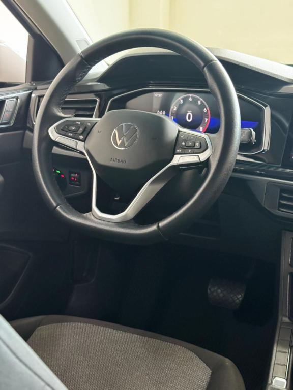 VOLKSWAGEN Polo Hatch - Foto