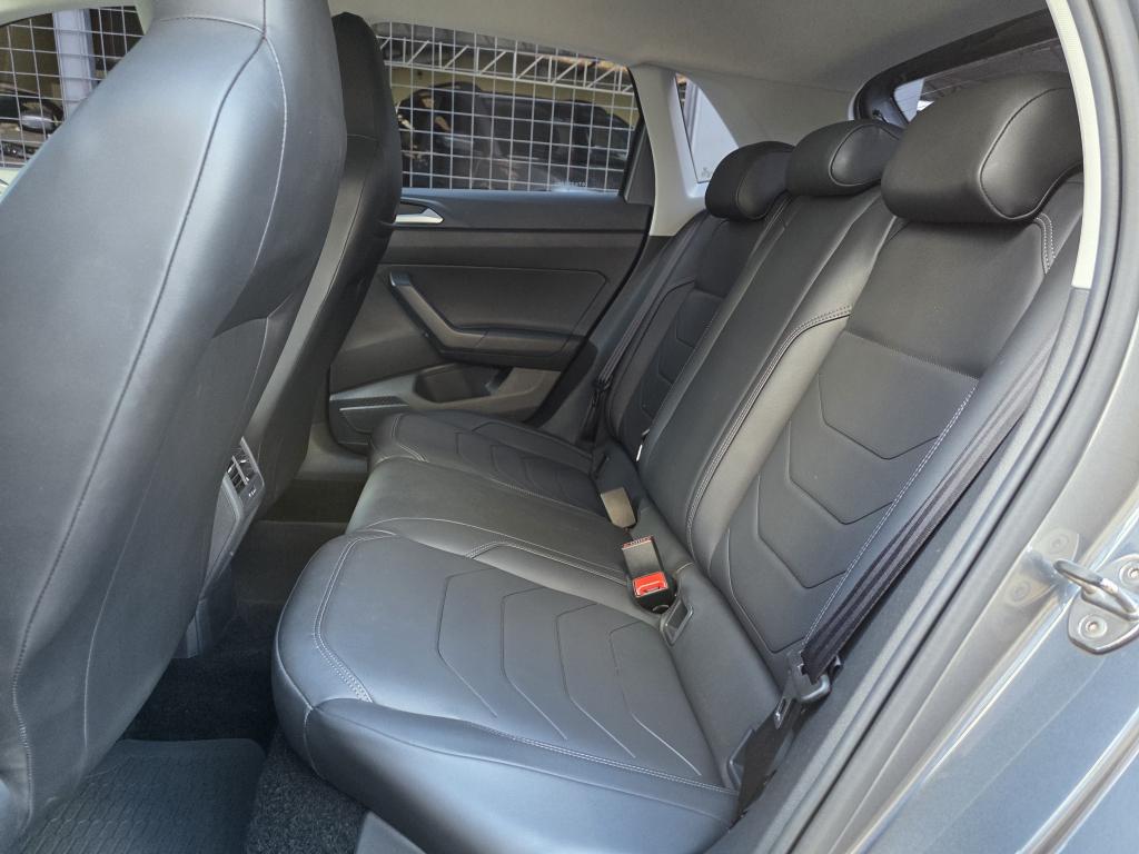 VOLKSWAGEN Polo Hatch - Foto