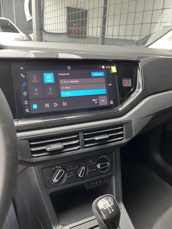 VOLKSWAGEN Polo Hatch - Foto