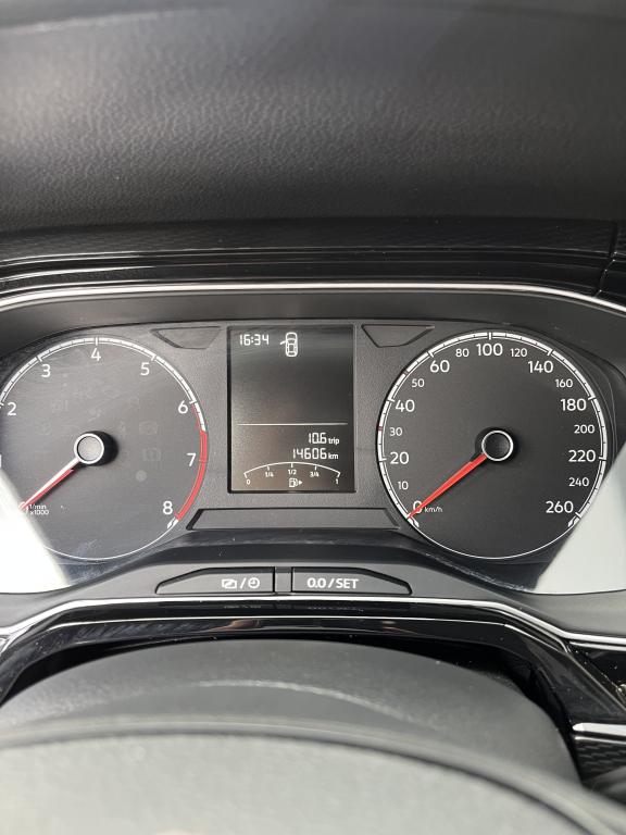 VOLKSWAGEN Polo Hatch - Foto