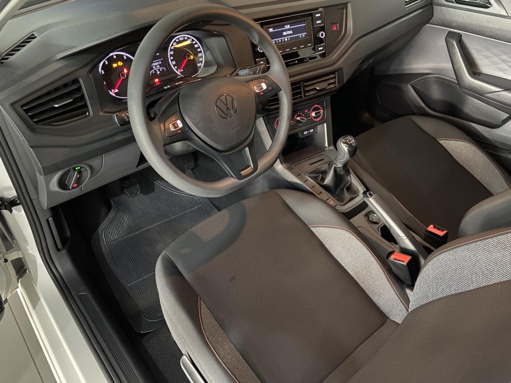 VOLKSWAGEN Polo Hatch - Foto