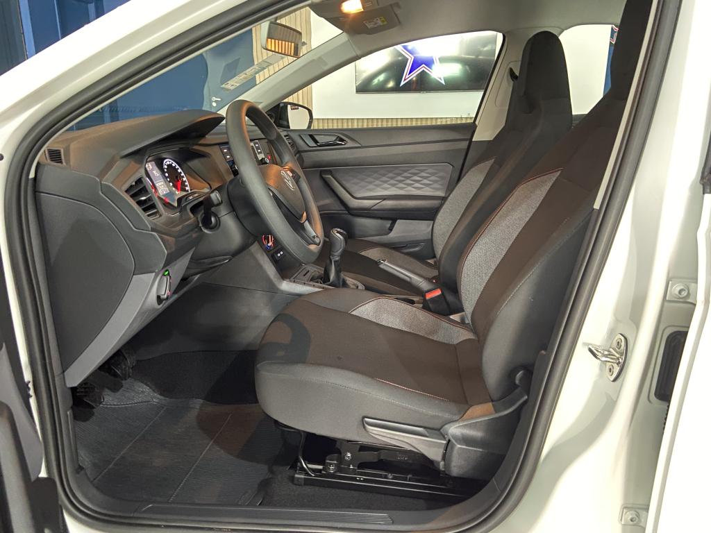 VOLKSWAGEN Polo Hatch - Foto