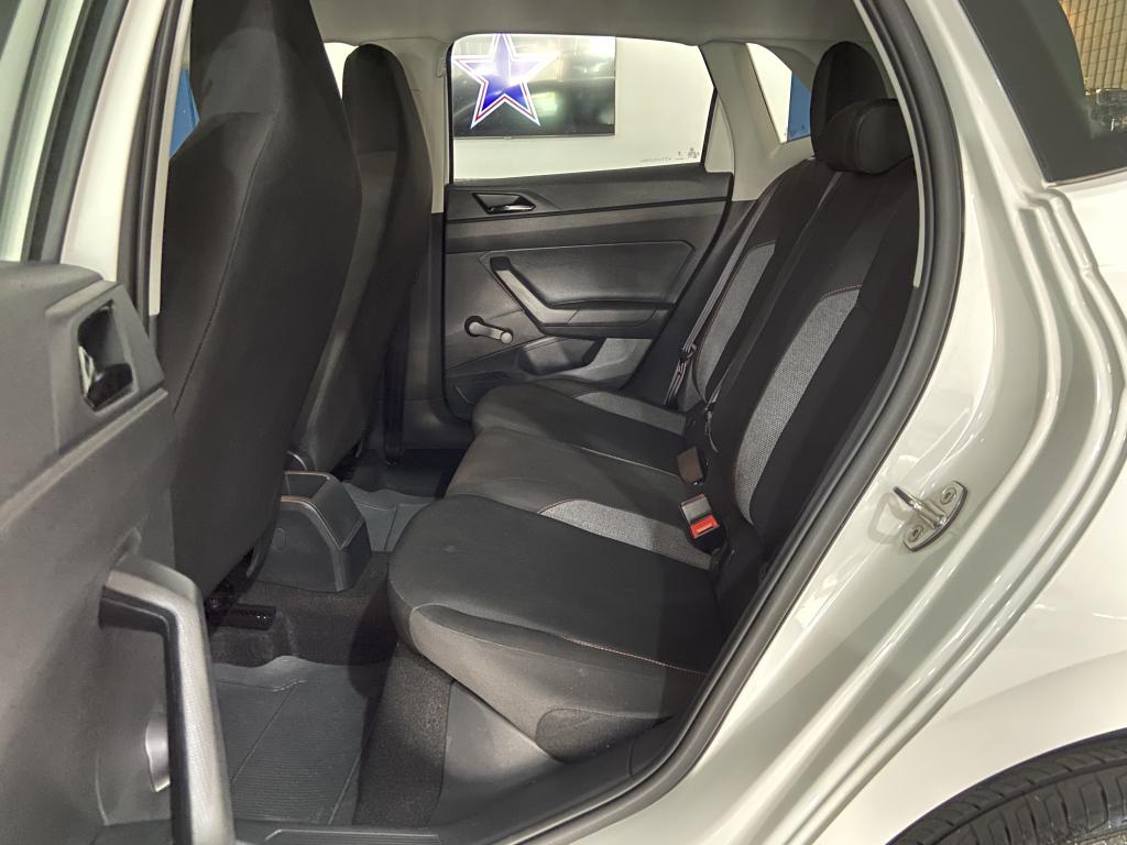 VOLKSWAGEN Polo Hatch - Foto