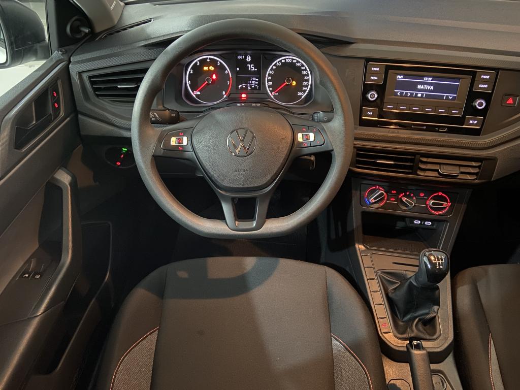 VOLKSWAGEN Polo Hatch - Foto