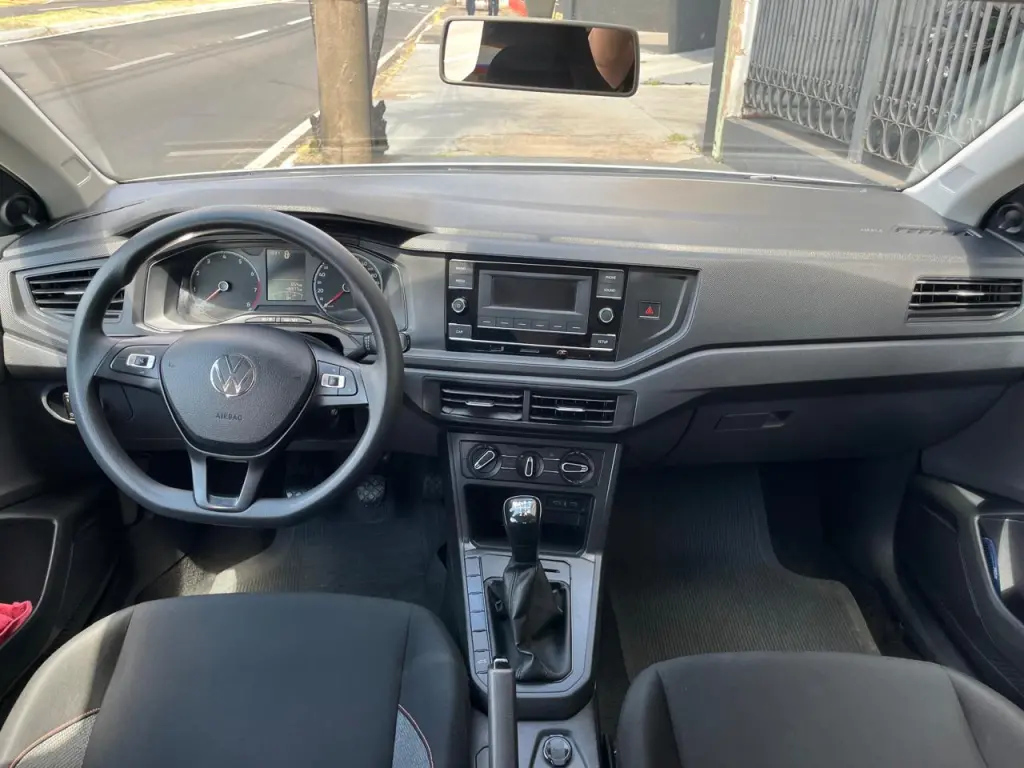 VOLKSWAGEN Polo Hatch - Foto