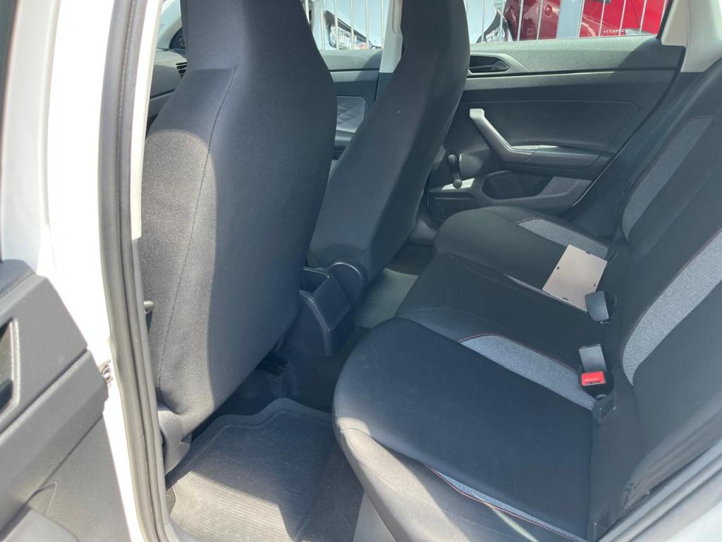 VOLKSWAGEN Polo Hatch - Foto