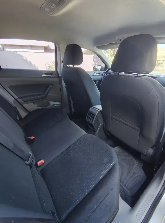 VOLKSWAGEN Polo Hatch - Foto