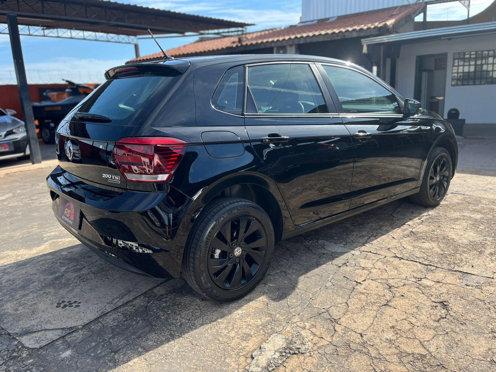 VOLKSWAGEN Polo Hatch - Foto